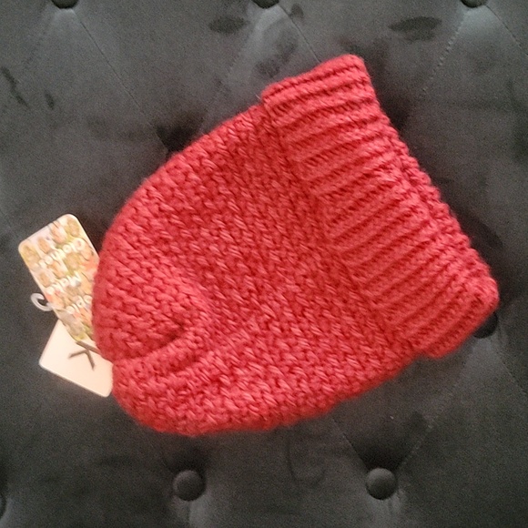 Known Supply Knit Cap Ruby NWT - Picture 6 of 10